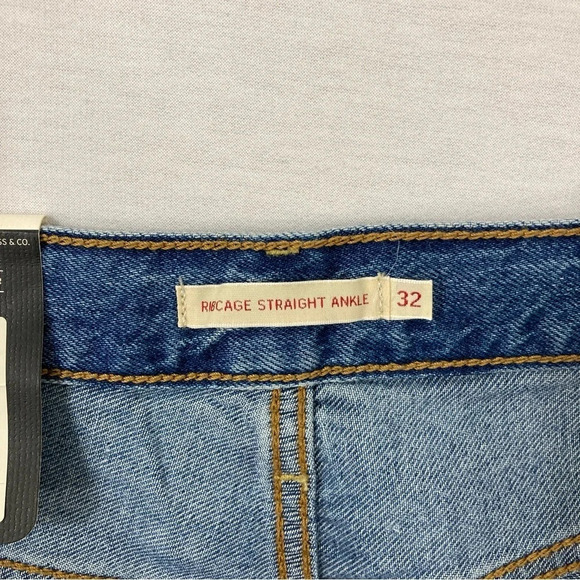 New Levi's Premium Distressed Ribcage Straight Ankle Jeans size 32 - Picture 2 of 10